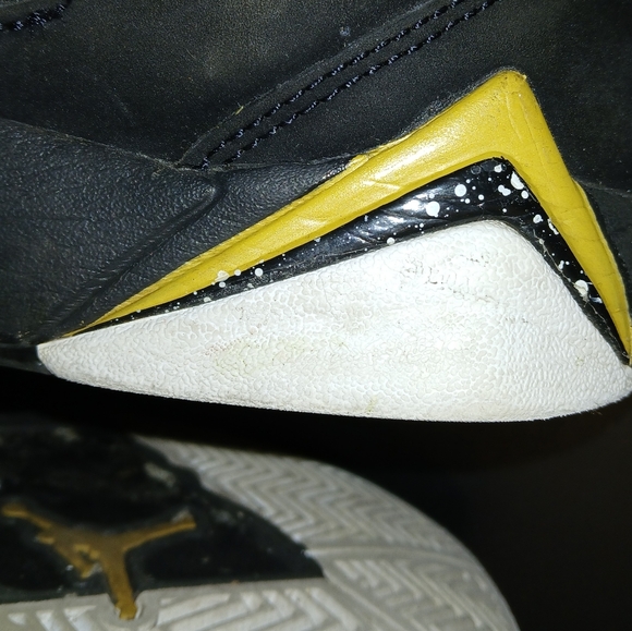 Air Jordan True Flight Black Metallic Gold Speckled Mens Size 7.5 - Picture 6 of 9